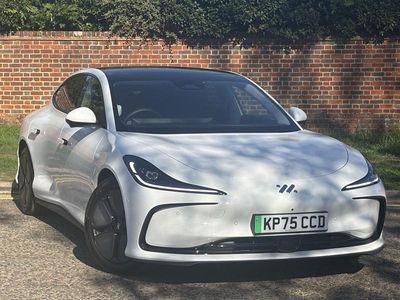 Used MG IM5 300 kW (408 HP) 2025 White Hatchback