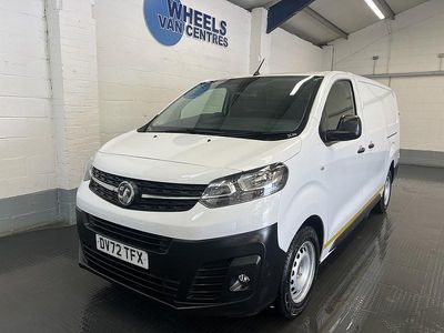 Second-hand Vauxhall Vivaro S 100 CP (73 kW) 2022 Alb Monovolum
