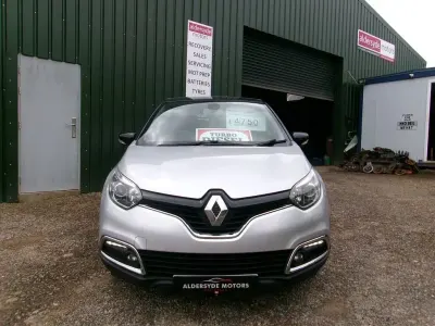 Used Renault Captur Dynamique 90 HP (66 kW) 2015 Silver SUV