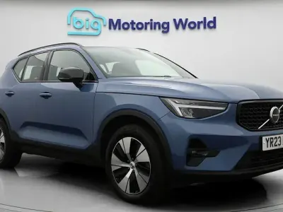 Usado Volvo XC40 Plus 211 HP (155 kW) 2023 Azul SUV