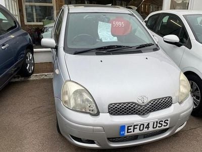 Used Toyota Yaris 85 HP (62 kW) 2004 Silver Hatchback