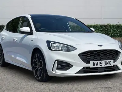 Used Ford Focus ST-Line X 125 HP (91 kW) 2019 White Hatchback