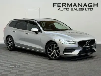 Begagnad Volvo V60 Momentum 2020 Silver Kombi