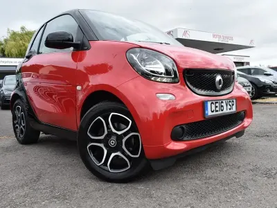Used Smart ForTwo Coupé Premium 71 HP (52 kW) 2016 Red Coupe