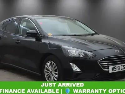 Begagnad Ford Focus Titanium 125 HK (91 kW) 2019 Svart Halvkombi