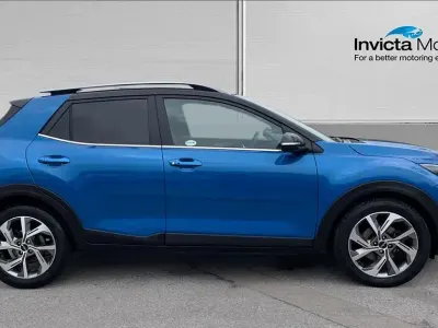 Usado Kia Stonic GT-Line S 2023 Azul SUV
