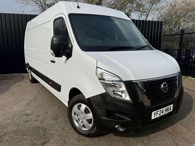 Used Nissan Interstar Tekna 135 HP (99 kW) 2024 White Van