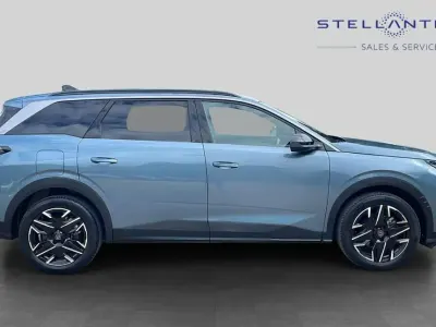 Second-hand Peugeot 5008 Allure 134 CP (98 kW) 2024 Albastru SUV