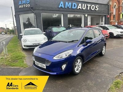 Usado Ford Fiesta Zetec 100 HP (73 kW) 2017 Azul Citadino