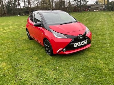 Begagnad Toyota Aygo X-cite 69 HK (50 kW) 2017 Röd Halvkombi