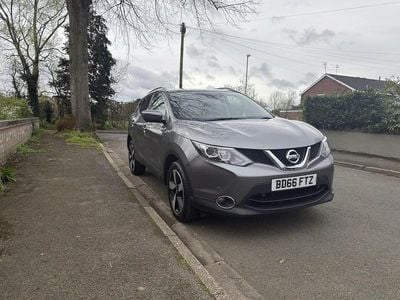 Used Nissan Qashqai N-Connecta 110 HP (80 kW) 2016 Grey SUV
