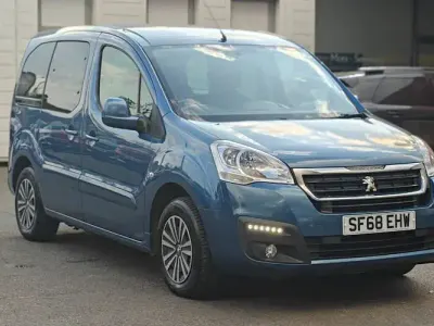 Used Peugeot TePee Allure 99 HP (72 kW) 2016 Estate