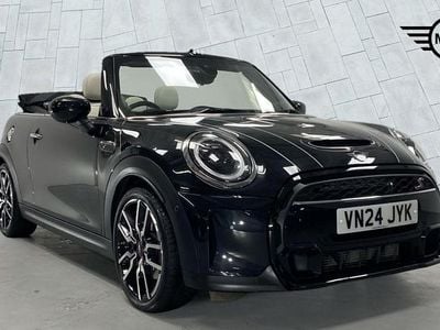 Black Used 2024 Mini Cooper S Exclusive Hatchback | £26,950 (A bit pricey)
