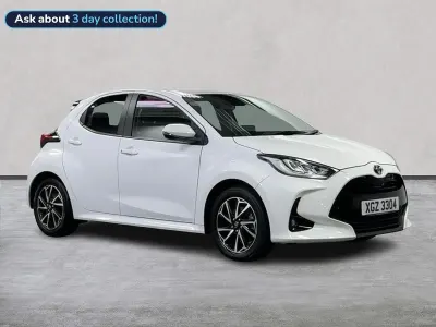Used Toyota Yaris Hybrid Design 116 HP (85 kW) 2022 White Hatchback