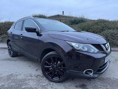 Black Used 2016 Nissan Qashqai Tekna SUV | £5,895 (Fair price)