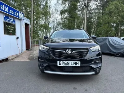 Used Vauxhall Grandland X Business Edition 130 HP (95 kW) 2019 Black SUV
