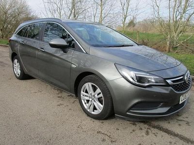 Used Vauxhall Astra Design Edition 136 HP (100 kW) 2017 Grey Estate
