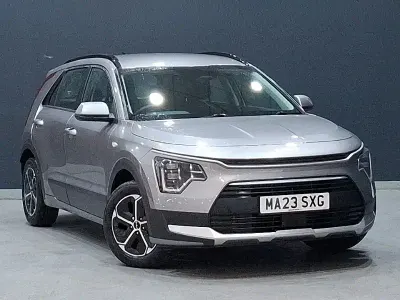 Używany Kia Niro 139 KM (102 kW) 2023 Szary SUV