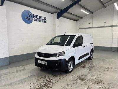 Used Peugeot Partner Premium 131 HP (96 kW) 2023 White MPV