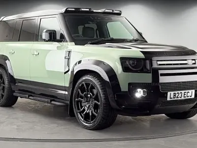Używany Land Rover Defender 75th Limited Edition 300 KM (220 kW) 2022 Zielony SUV