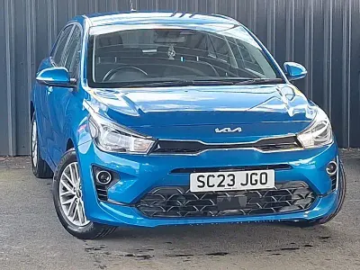 Używany Kia Rio 83 KM (61 kW) 2023 Niebieski Hatchback