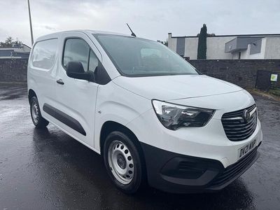Used Vauxhall Combo 100 HP (73 kW) 2021 White MPV