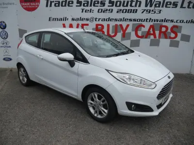 Used Ford Fiesta Zetec 82 HP (60 kW) 2016 White Hatchback