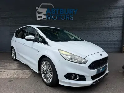 Used Ford S-MAX Sport 2017 White MPV