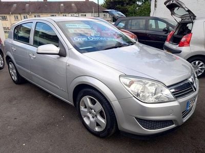 Silver Used 2008 Vauxhall Astra Hatchback | £2,995 (Expensive)