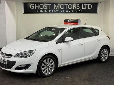 Used Vauxhall Astra Elite 165 HP (121 kW) 2013 White Hatchback