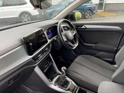 Used VW T-Roc Life 110 HP (80 kW) 2022 Black SUV