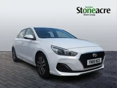 Used Hyundai i30 SE 120 HP (88 kW) 2019 White Hatchback