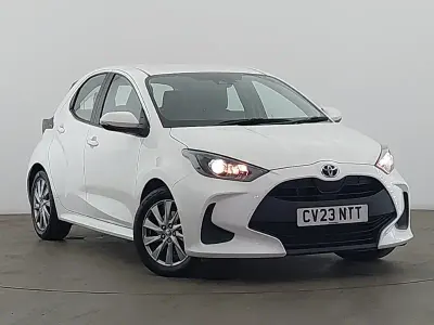Used Toyota Yaris 116 HP (85 kW) 2023 White Hatchback