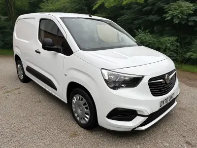 Used Vauxhall Combo Sportive 100 HP (73 kW) 2020 White MPV