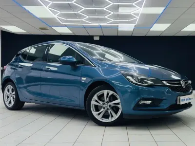 Used Vauxhall Astra SRi 110 HP (80 kW) 2016 Blue Hatchback