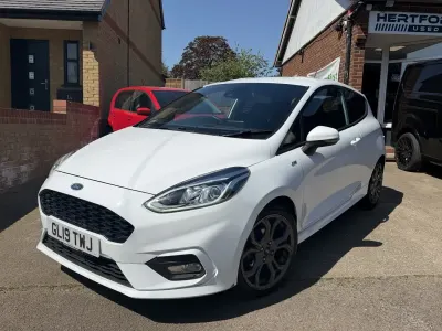Begagnad Ford Fiesta ST-Line 100 HK (73 kW) 2019 Vit Halvkombi