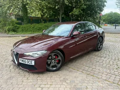 Begagnad Alfa Romeo Giulia Edizione Speciale 180 HK (132 kW) 2017 Röd Sedan