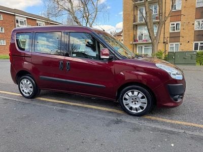 Used Fiat Doblò 105 HP (77 kW) 2012 Red MPV