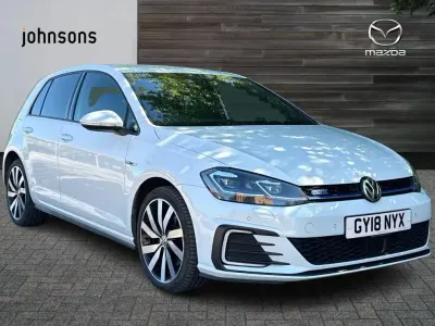 Używany VW Golf VII Advance 204 KM (150 kW) 2018 Biały Hatchback