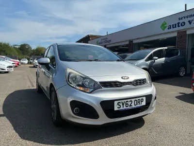 Used Kia Rio 84 HP (61 kW) 2012 Silver Hatchback