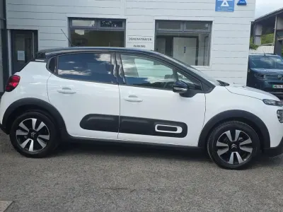 Used Citroën C3 PureTech 108 HP (79 kW) 2024 White Hatchback