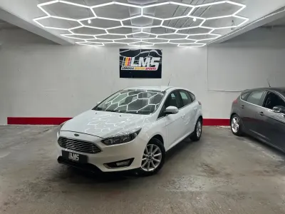 Begagnad Ford Focus Titanium 125 HK (91 kW) 2016 Vit Halvkombi
