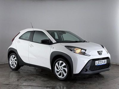 Used Toyota Aygo X PURE 72 HP (52 kW) 2022 White SUV