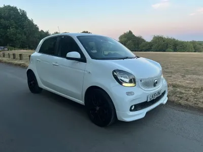 Used Smart ForFour 71 HP (52 kW) 2019 White Hatchback
