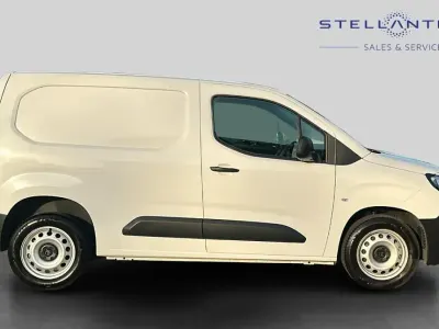 New Citroën Berlingo 101 HP (74 kW) 2026 White MPV