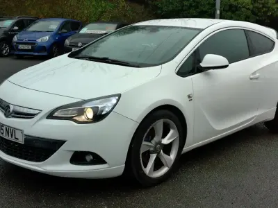 Usado Vauxhall Astra GTC SRi 2015 Branco Citadino