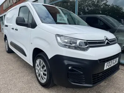 Used Citroën Berlingo 100 HP (73 kW) 2021 White MPV