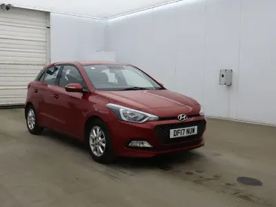 Używany Hyundai i20 SE 84 KM (61 kW) 2017 Czerwony Hatchback