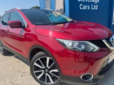 Used Nissan Qashqai Tekna 115 HP (84 kW) 2016 Red SUV