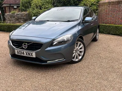 Used Volvo V40 SE Lux 147 HP (108 kW) 2014 Blue Hatchback